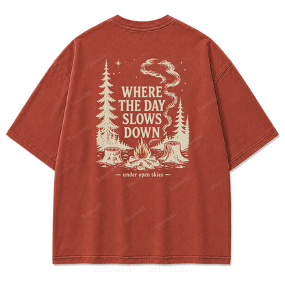 T-Shirt mit gewaschenem Aufdruck „Slow Day Open Skies“