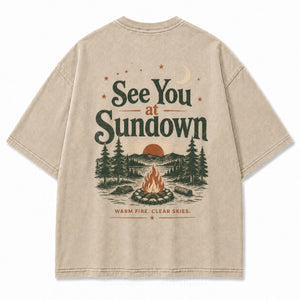 T-shirt graphique "Rendez-vous au coucher du soleil autour du feu de camp"