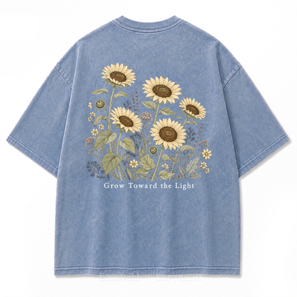 T-Shirt mit gewaschenem „Grow Toward the Light“-Print