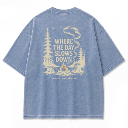 T-Shirt mit gewaschenem Aufdruck „Slow Day Open Skies“