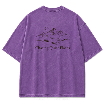 Für diejenigen, die ruhige Orte suchen – Minimalistisches „Mountain Washed“ Print-T-Shirt
