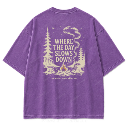 T-Shirt mit gewaschenem Aufdruck „Slow Day Open Skies“