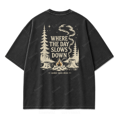 T-Shirt mit gewaschenem Aufdruck „Slow Day Open Skies“