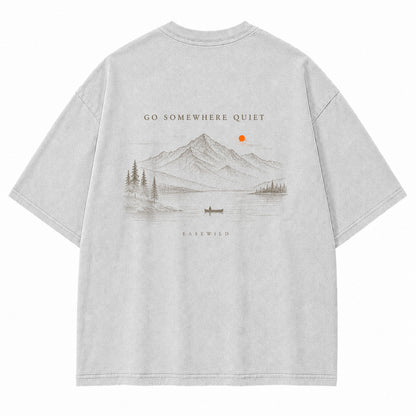 T-Shirt mit ruhigem Alpensee-Motiv