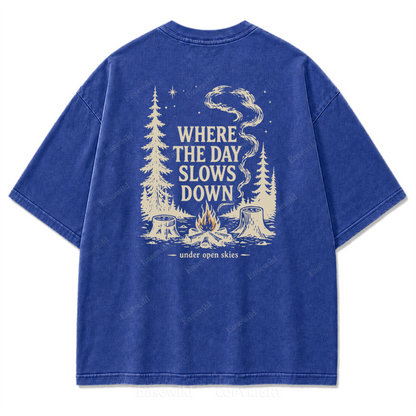 T-Shirt mit gewaschenem Aufdruck „Slow Day Open Skies“