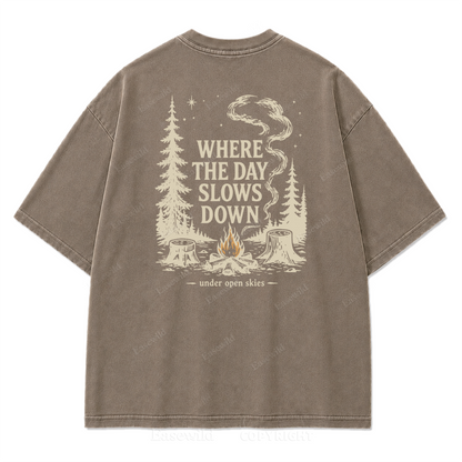 T-Shirt mit gewaschenem Aufdruck „Slow Day Open Skies“
