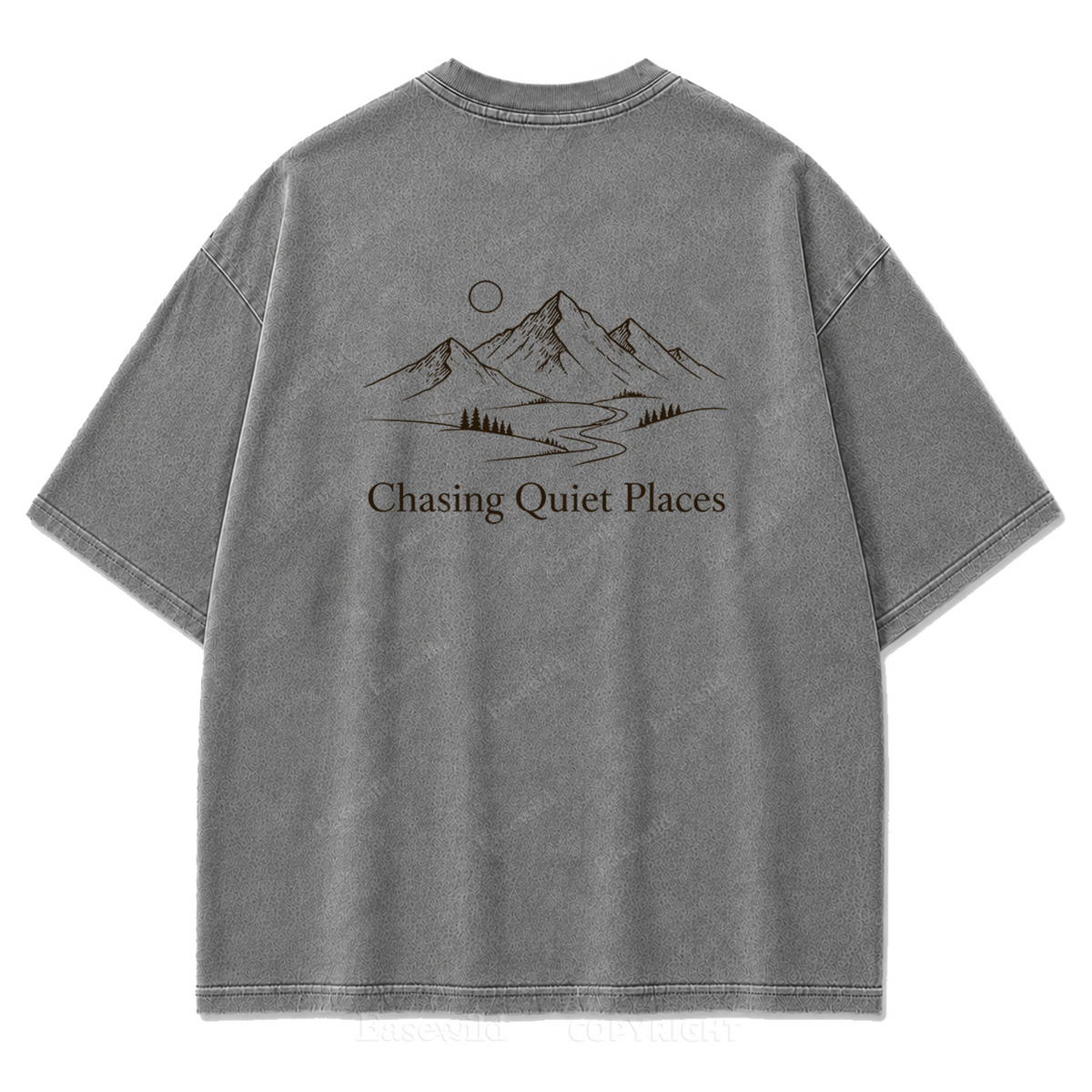 Für diejenigen, die ruhige Orte suchen – Minimalistisches „Mountain Washed“ Print-T-Shirt