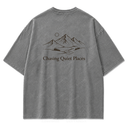 Für diejenigen, die ruhige Orte suchen – Minimalistisches „Mountain Washed“ Print-T-Shirt
